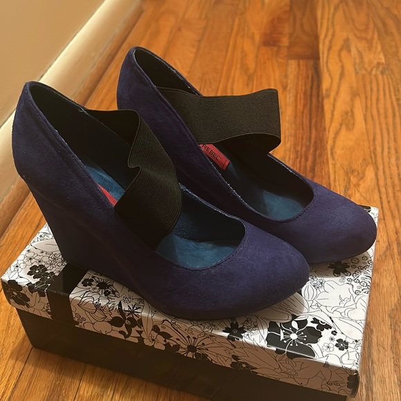Dark Blue Suede Wedges Size 6.5 - Picture 1 of 4